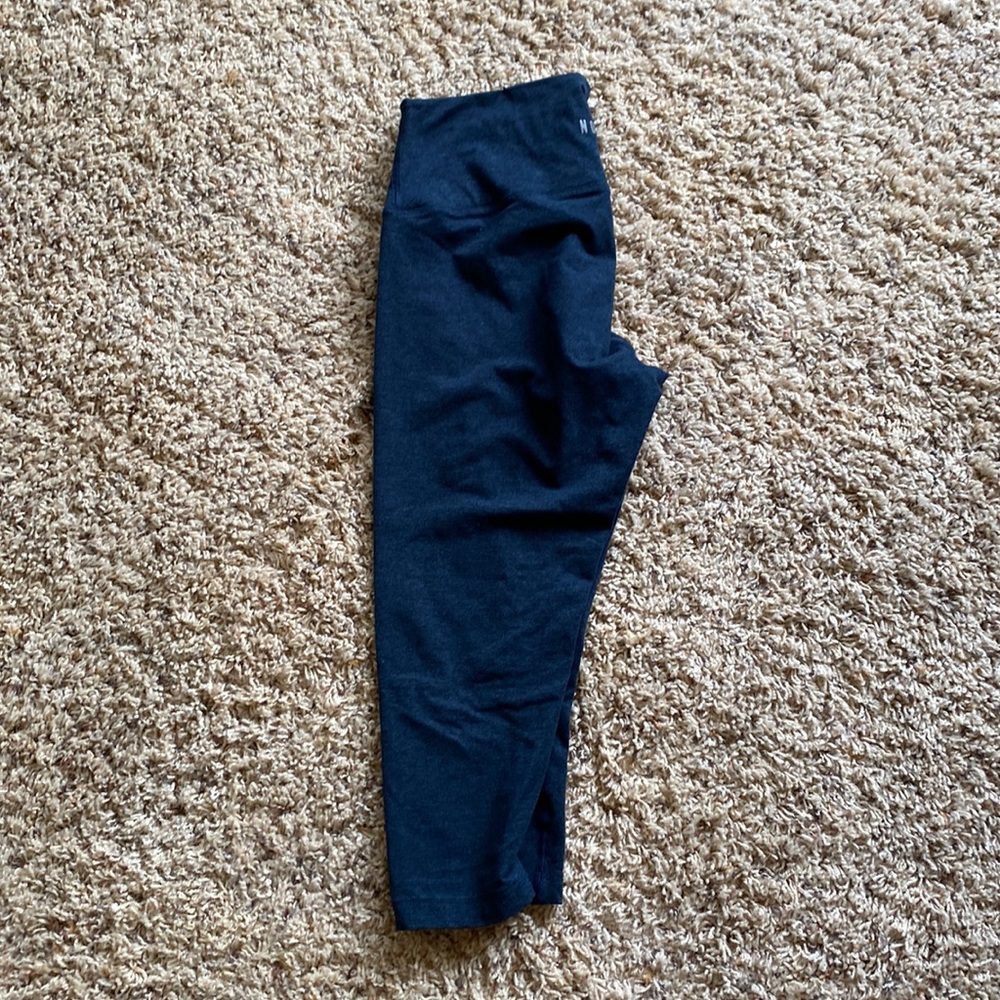 Size Med NoBull crop leggings